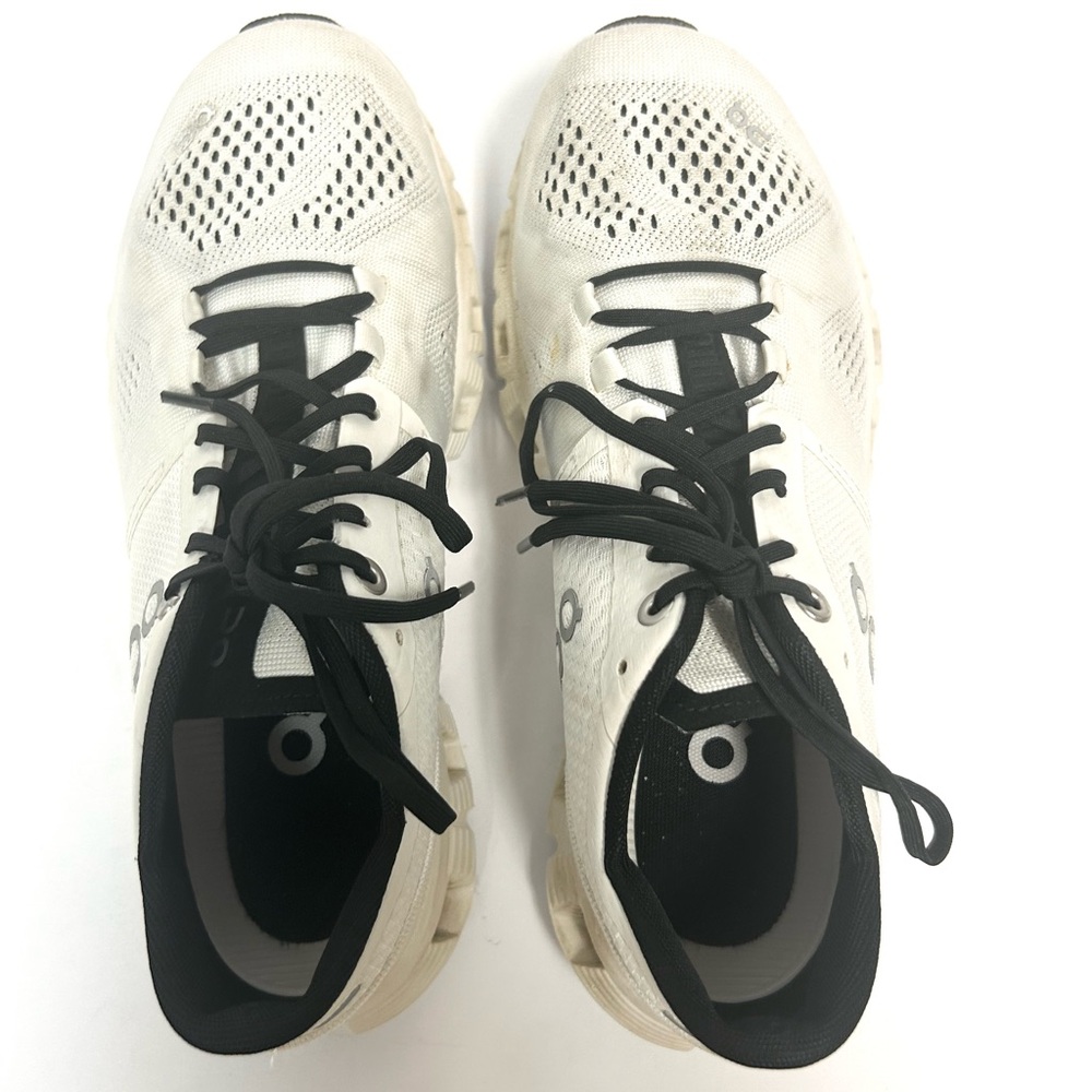 On Running Shoes Women 6.5 White/black Swiss Engineered Cloud Comfort Athletic - Picture 7 of 13